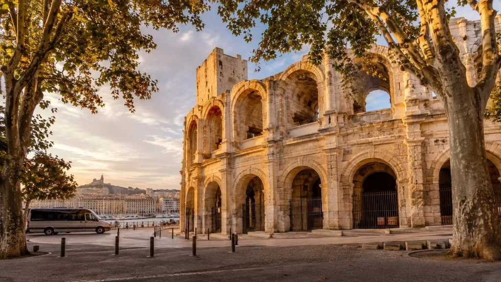 Depuis Marseille : Arles, Les Baux-de-Provence et Saint-Rémy-de-Provence en journée complète